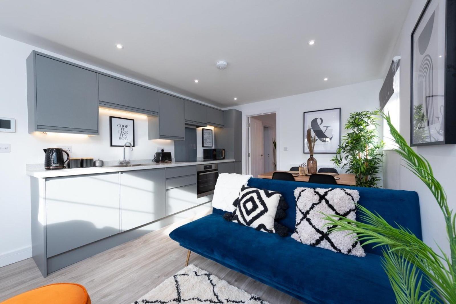 Bridge House Apartments - Free Parking Shottery Buitenkant foto
