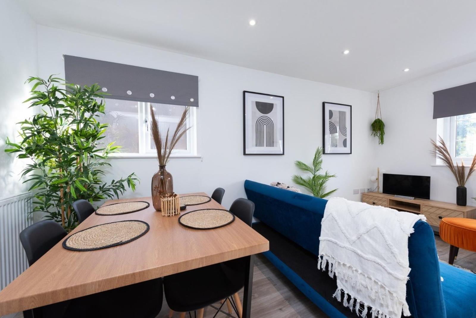 Bridge House Apartments - Free Parking Shottery Buitenkant foto